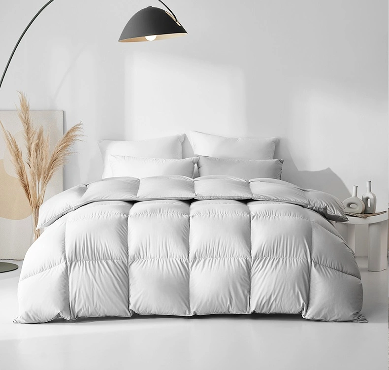Factory Directly Supply Down Proof Cotton Fabric 60% White Goose Down Feather Hotel Bedroom Quilt / Duvet